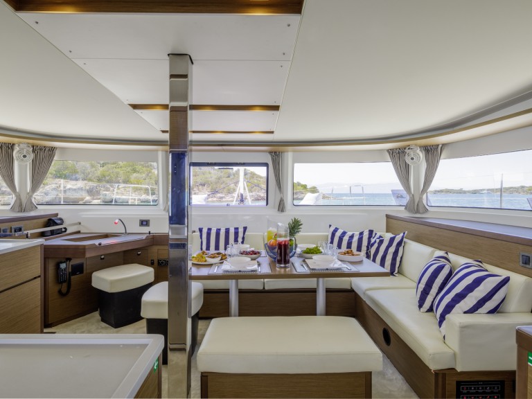 Lagoon Lagoon 46 in Porto Cheli on SamBoat