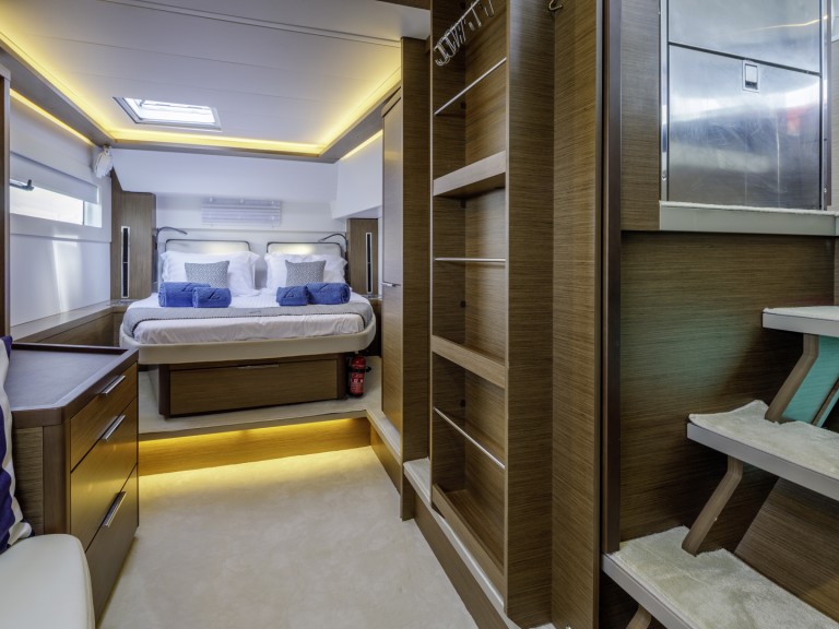 Yacht charter Porto Cheli cheap Lagoon 46