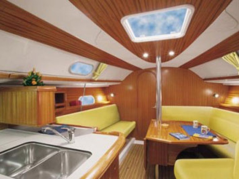 Sailboat for rent Alimos at the best price