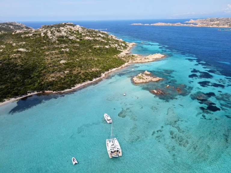 Lagoon Lagoon 46 in Porto Pollo on SamBoat