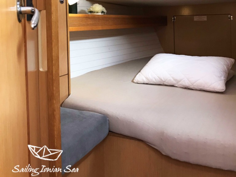 Yacht charter Lefkáda cheap Bavaria 45 Cruiser