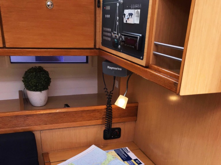 Sailboat rental in Lefkáda - Bavaria Bavaria 45 Cruiser