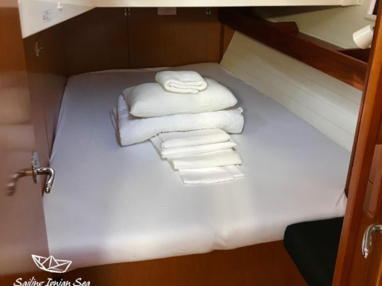 Sailboat rental in Lefkáda - Bavaria Bavaria 45 Cruiser