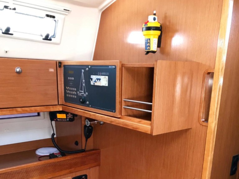 Boat rental Bavaria Bavaria 45 Cruiser in Lefkáda on Samboat