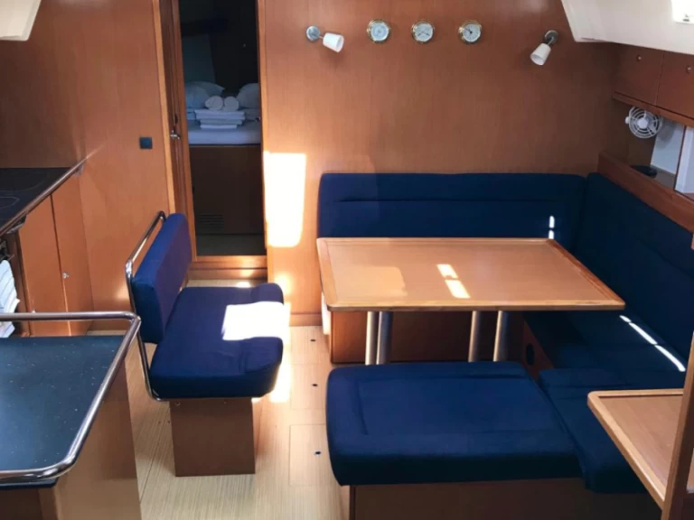 Rent a Bavaria Bavaria 45 Cruiser Lefkáda