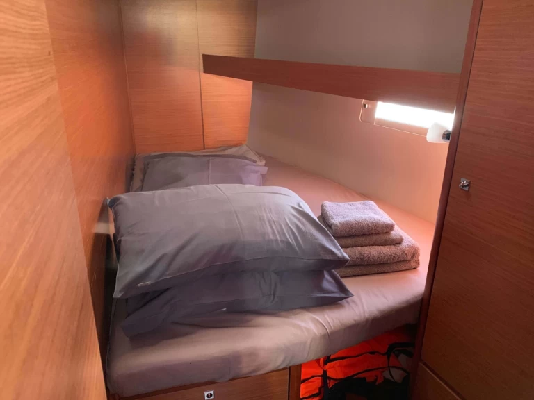 Rent a Dufour Dufour 460 Grand Large Lávrio