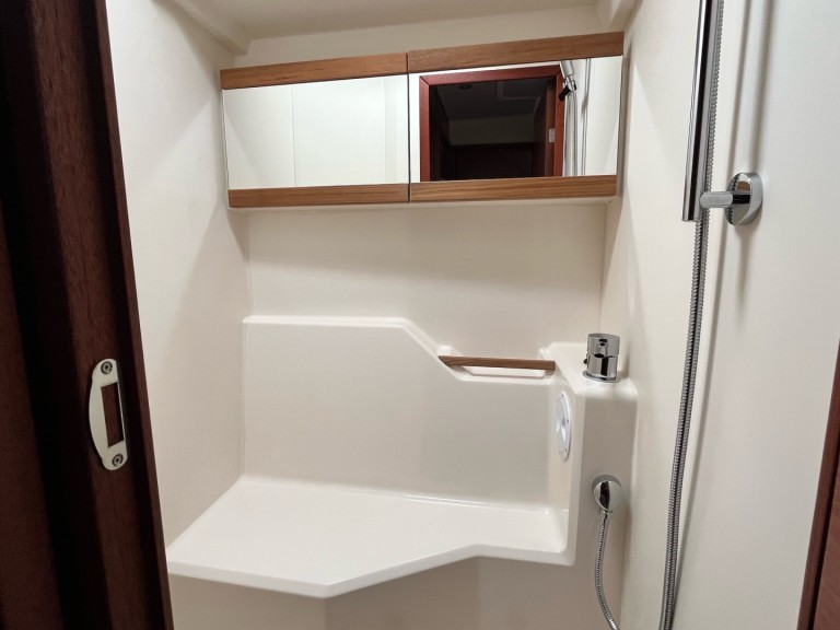 Hanse Hanse 458 in Lávrio on SamBoat