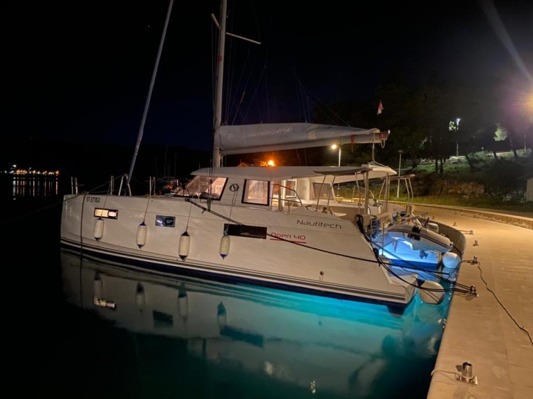 Rent a Nautitech Nautitech 40 Open  Primošten