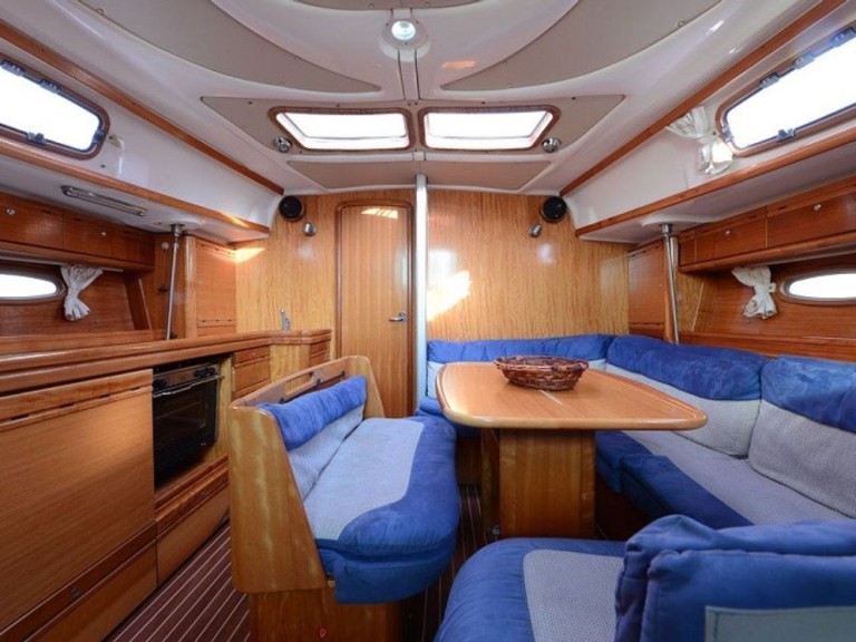 Yacht charter Primošten cheap Bavaria 39 Cruiser