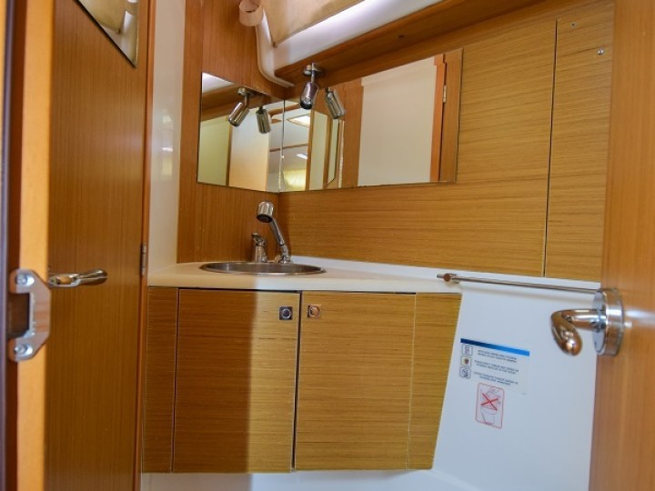 Boat rental Jeanneau Sun Odyssey 44i in Marmaris on Samboat