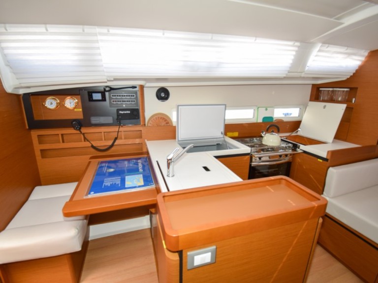 Rent a Jeanneau Sun Odyssey 410 Marmaris