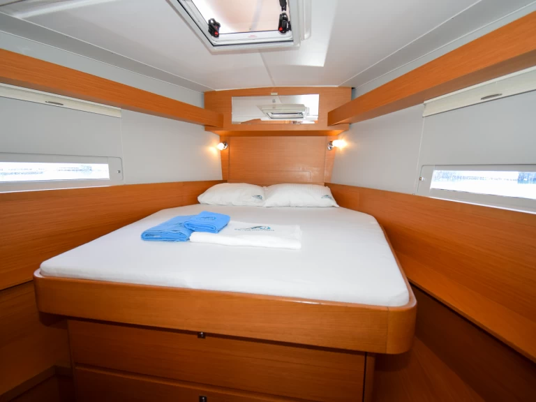 Bareboat Rental Sailboat Dufour with a boat licence