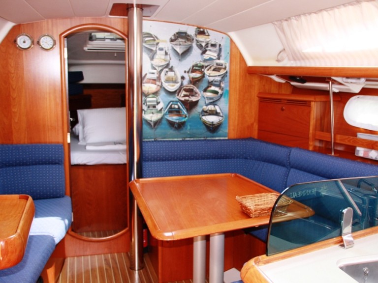 Jeanneau Sun Odyssey 37 in Marmaris on SamBoat