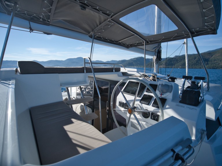 Catamaran rental in Marmaris - Fountaine Pajot Astrea 42