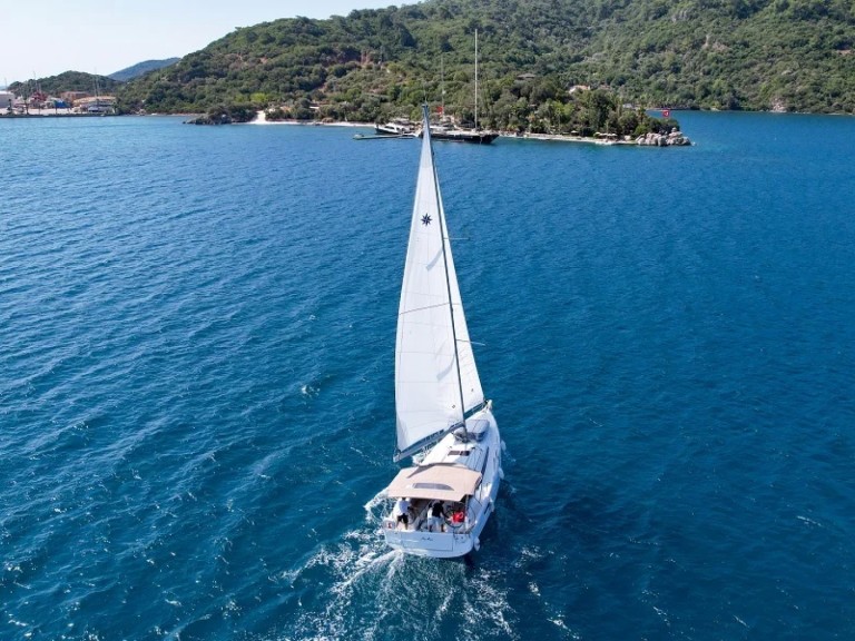 Boat rental Jeanneau Sun Odyssey 410 in Marmaris on Samboat