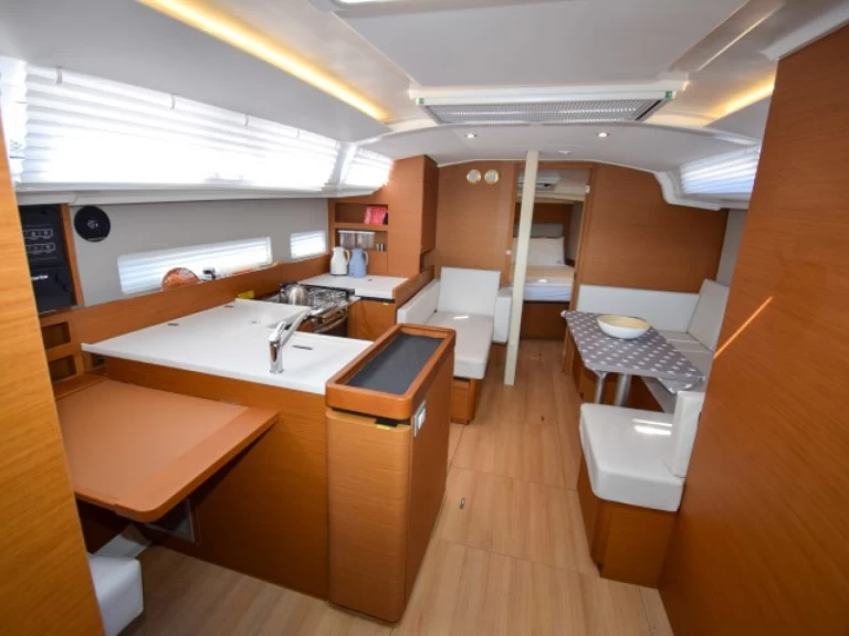 Bareboat Rental Sailboat Jeanneau with a boat licence