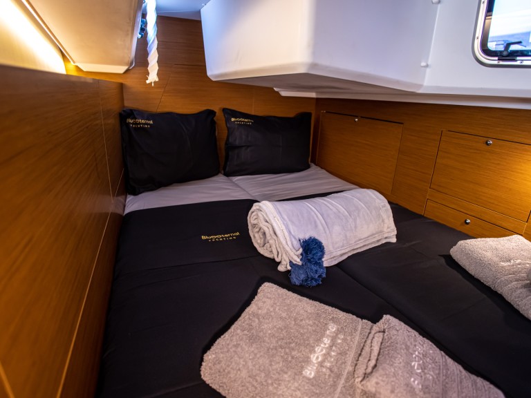 Yacht charter Préveza cheap Sun Odyssey 410
