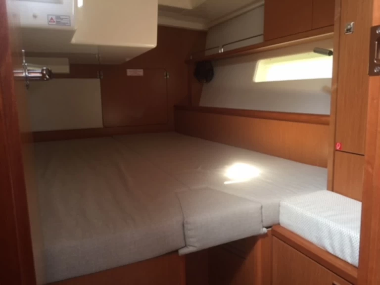 Boat rental Bavaria Bavaria C45 in Salerno on Samboat