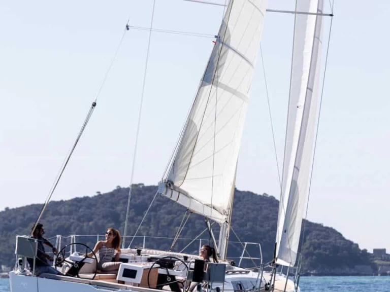 Bareboat Rental Sailboat Dufour with a boat licence