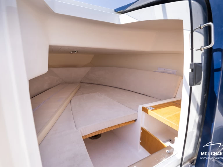Motorboat for rent Mali Lošinj at the best price