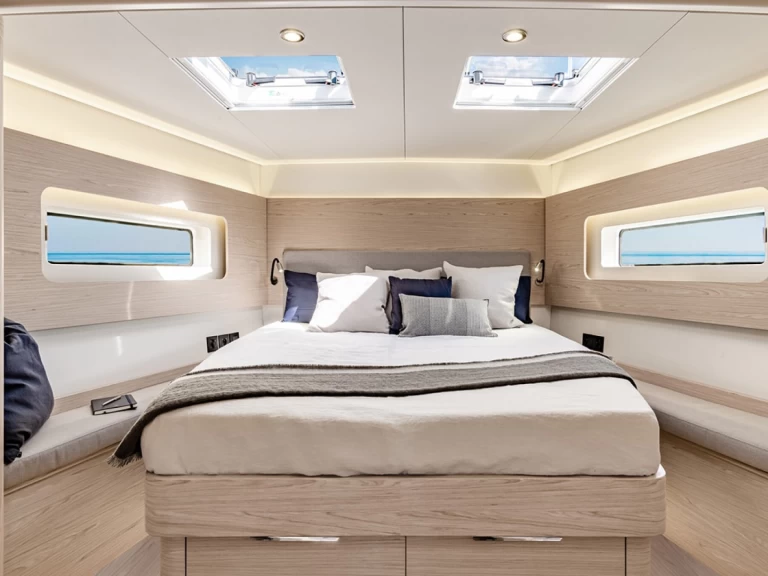 Boat rental Bénéteau Oceanis 54 in Palma de Mallorca on Samboat