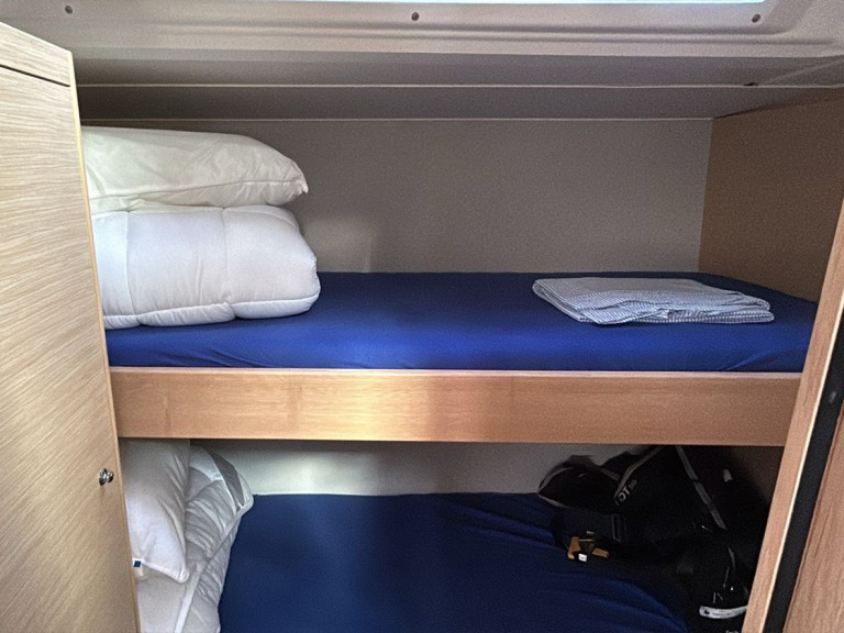 Boat rental Dufour Dufour 470 in Palma de Mallorca on Samboat