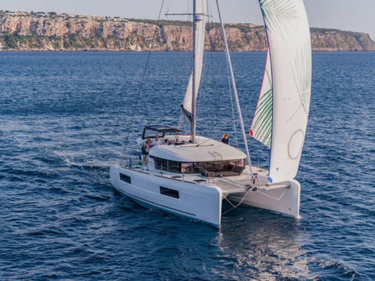 Catamaran rental with or without captain Lagoon Lefkáda