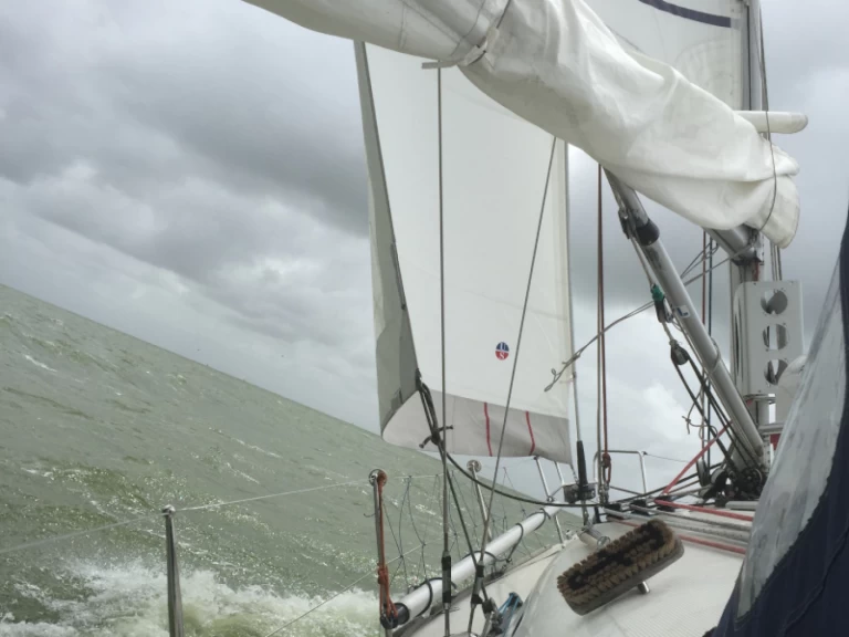 Sailboat rental in Yerseke - Bénéteau First 36.7