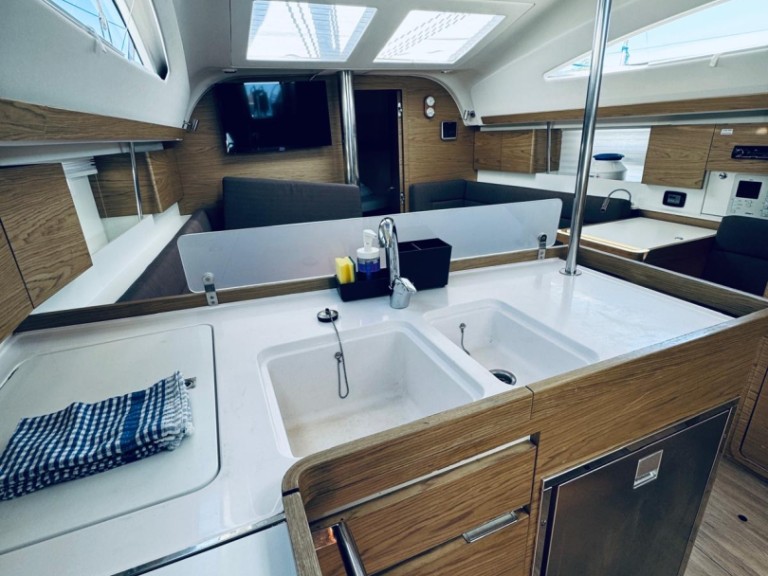 Rent a Elan Impression 40 Novi Vinodolski