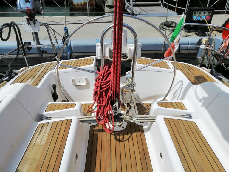 Boat rental Elan Elan 40 in Genova on Samboat