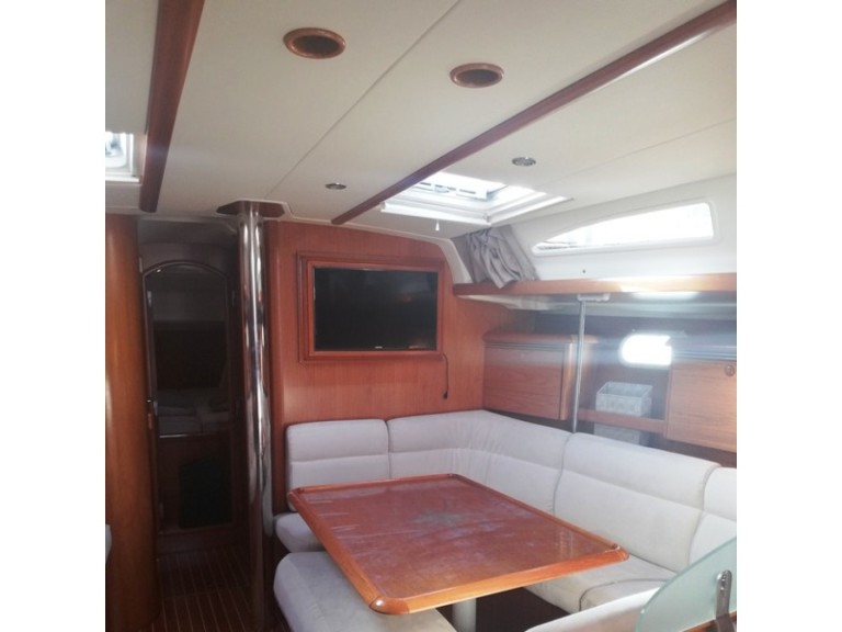 Rent a Jeanneau Sun Odyssey 43 Alimos