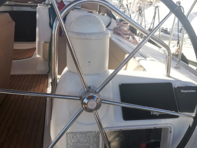 Sailboat rental in Alimos - Jeanneau Sun Odyssey 43