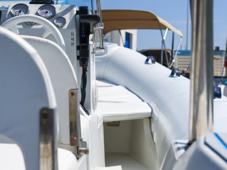 Bareboat Rental Motorboat  with a boat licence