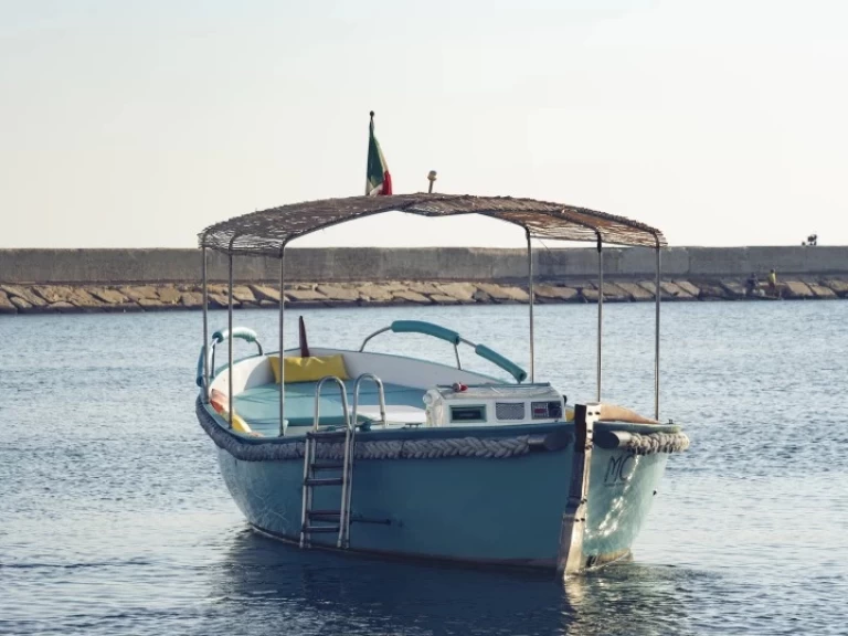  Motorboat 7.50 in Torre Canne on SamBoat