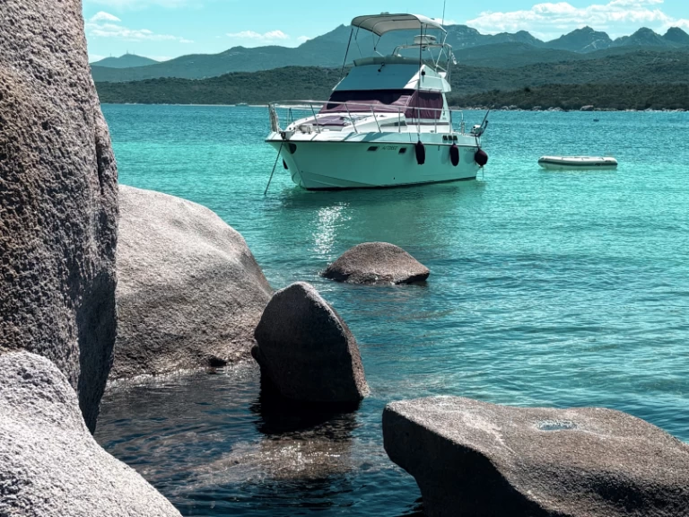 Motorboat rental in Porto-Vecchio - Bénéteau Antares 10.20