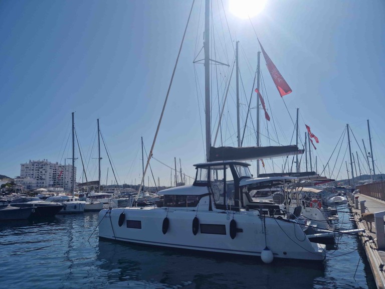 Catamaran for rent Le Marin at the best price