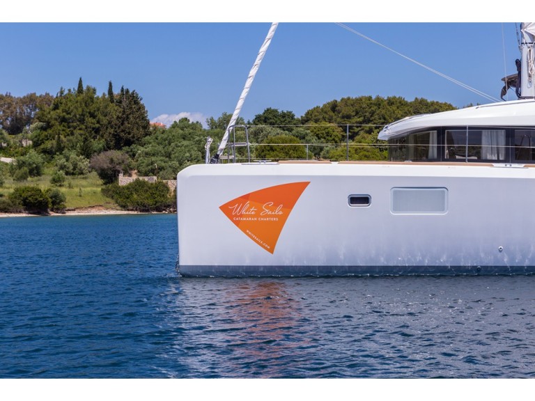 Yacht charter Préveza cheap Lagoon 39