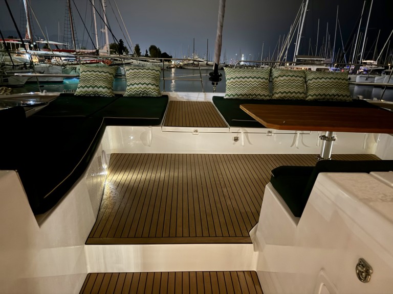 Boat rental Bali Bali 5.8 in Alimos on Samboat