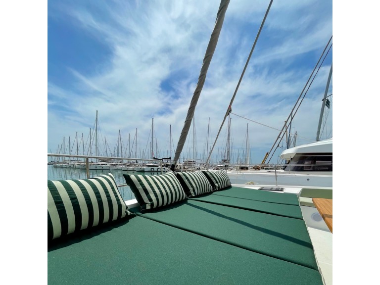 Bali Bali 4.6 in Alimos on SamBoat