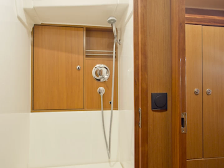 Yacht charter Šibenik cheap Bavaria 45