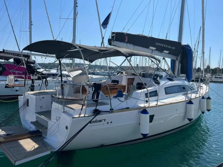 Sailboat for rent Šibenik at the best price