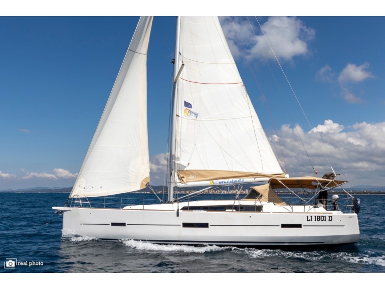 Sailboat for rent Puntone at the best price