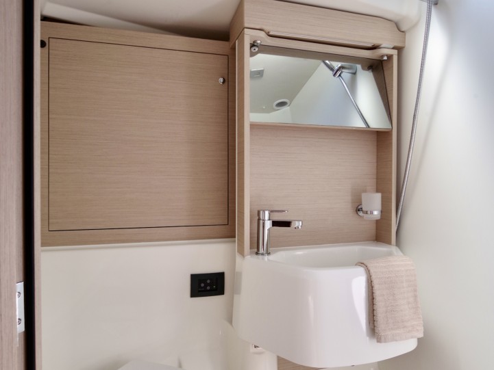 Boat rental Bénéteau Oceanis 51.1 in Cannigione on Samboat