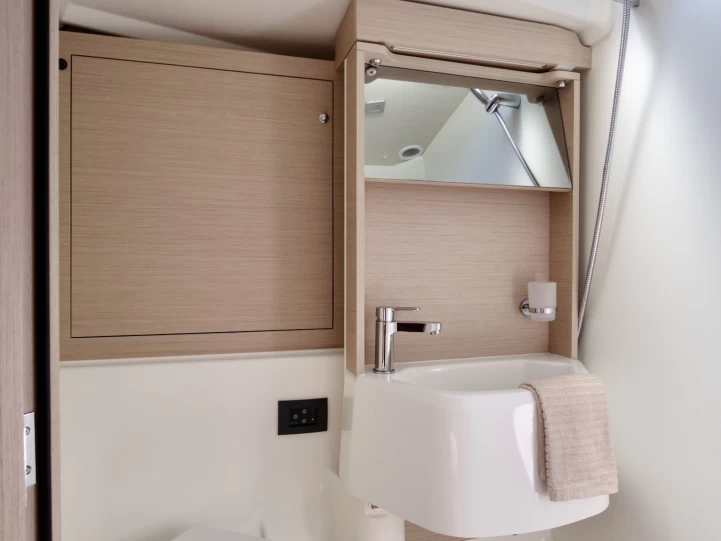 Boat rental Bénéteau Oceanis 51.1 in Cannigione on Samboat