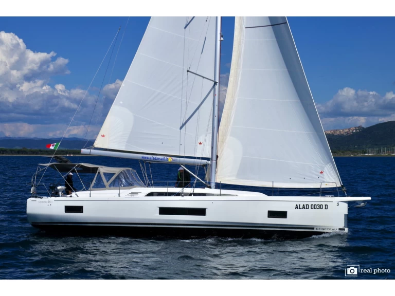 Bareboat Rental Sailboat Bénéteau with a boat licence