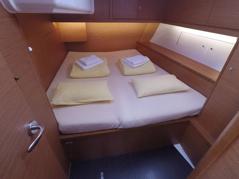 Dufour Dufour 470 in Šibenik on SamBoat