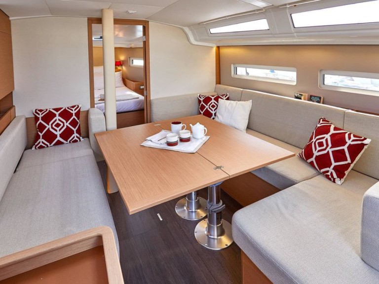 Sailboat rental with or without captain Jeanneau Procida
