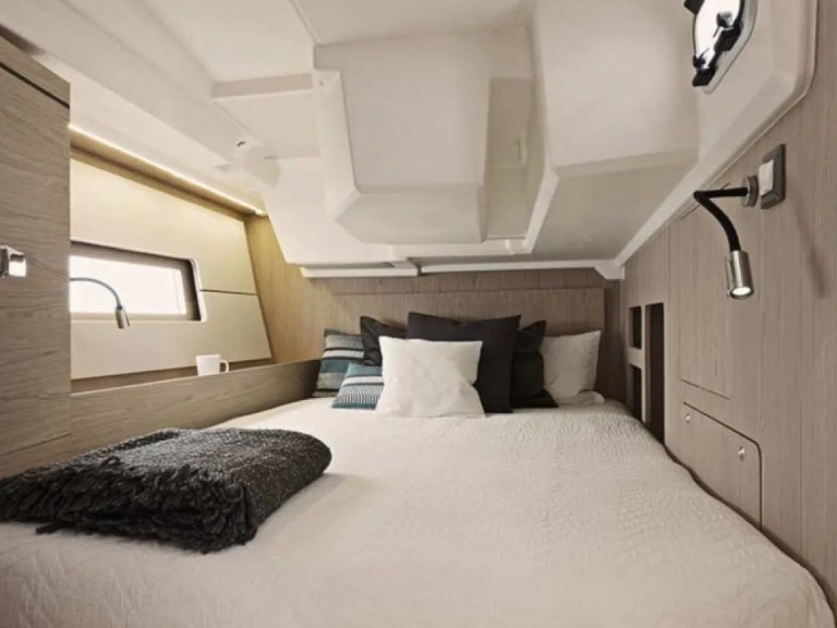 Bareboat Rental Sailboat Bénéteau with a boat licence