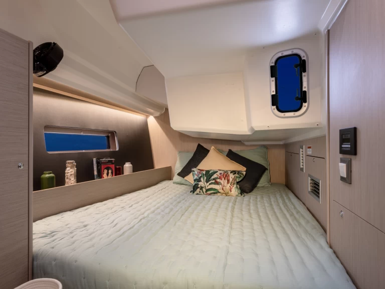 Boat rental Bénéteau Sunsail 42 in Road Town on Samboat