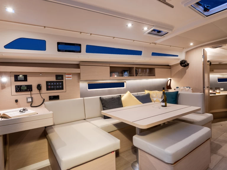 Bareboat Rental Sailboat Bénéteau with a boat licence